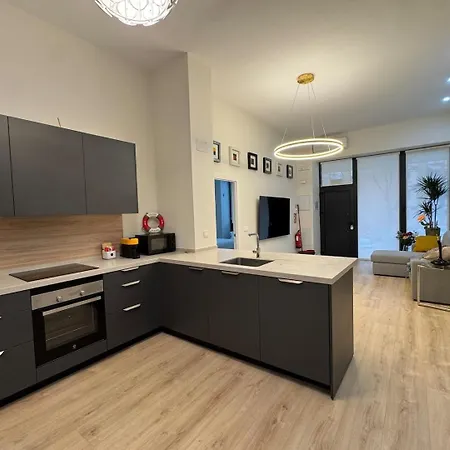 LUXURY SUITE Wifi AC SERVICIOS EN LA PUERTA-2